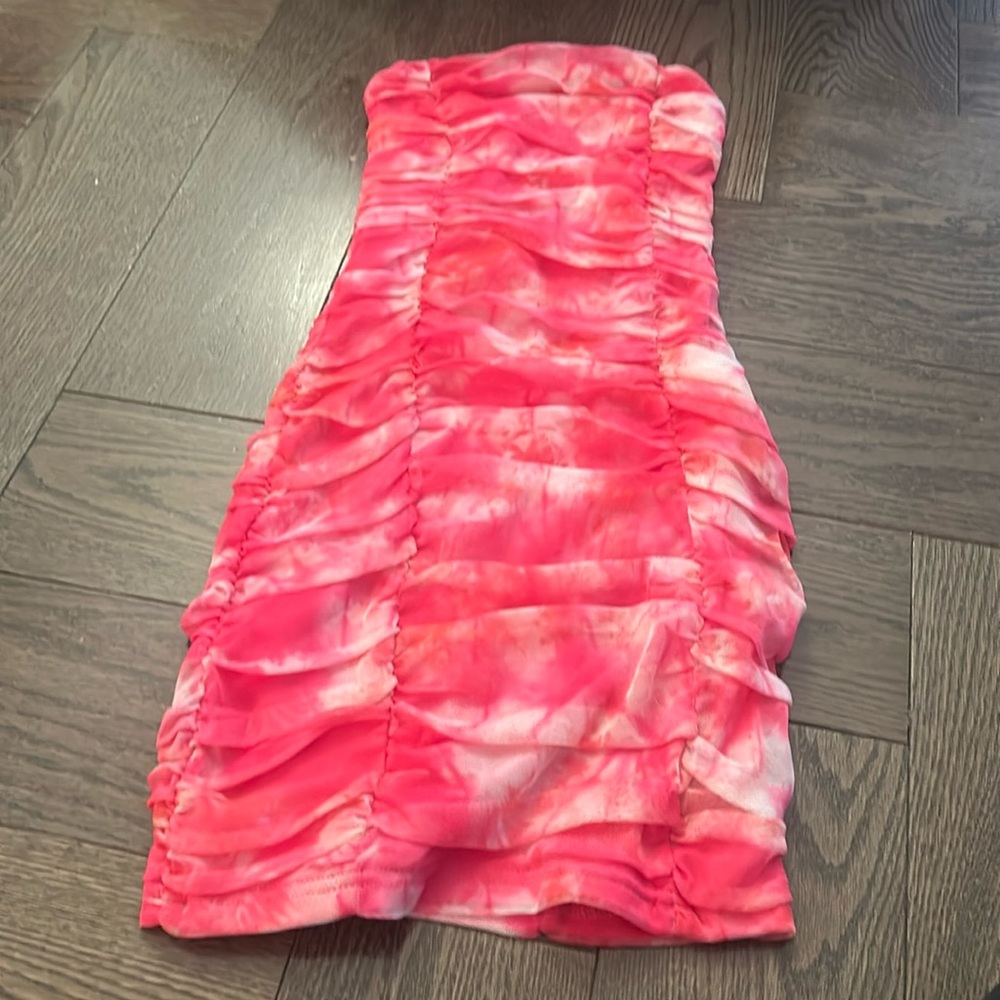 Super down barely worn pink and white 
XXS dress